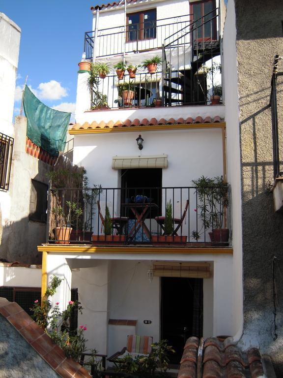 La Casa De La Abuela Clotilde Guest House Орнос Екстериор снимка
