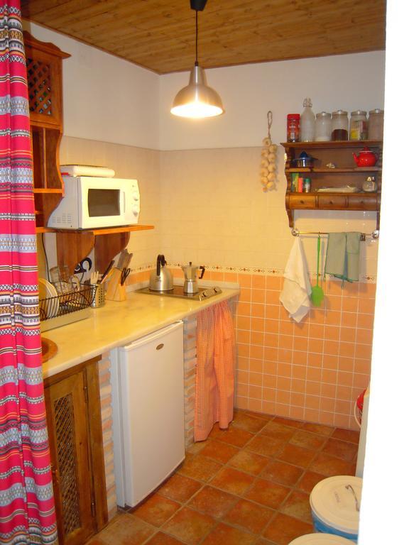 La Casa De La Abuela Clotilde Guest House Орнос Екстериор снимка