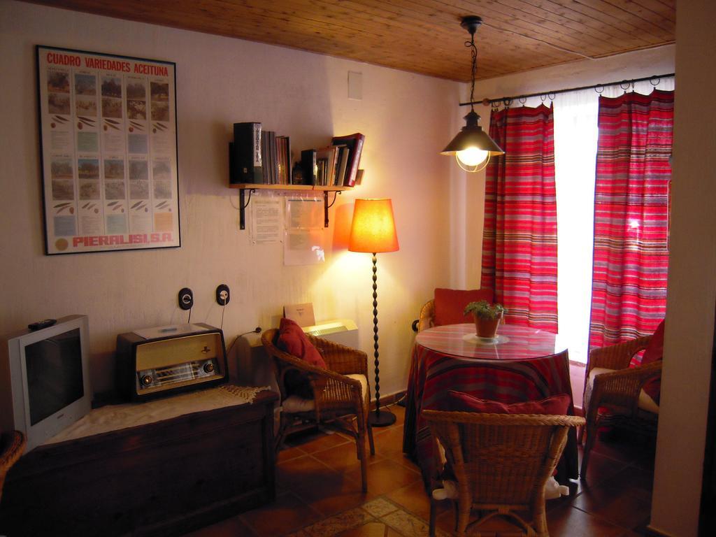 La Casa De La Abuela Clotilde Guest House Орнос Екстериор снимка